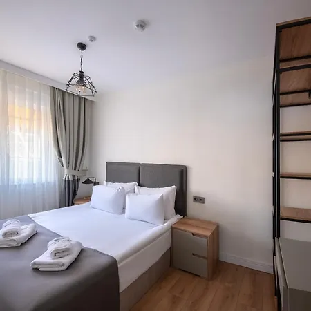 Mare Aparthotel 3*